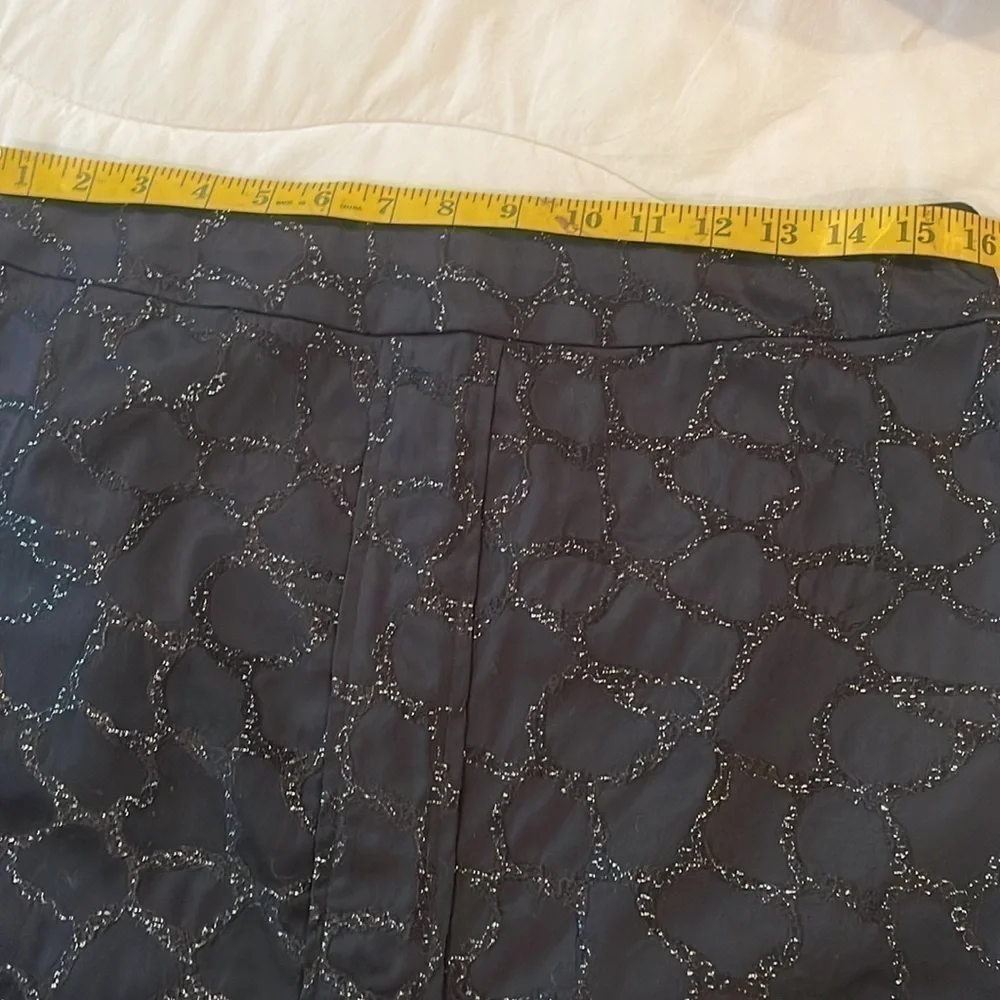 Harold’s NWT 🔥sale🔥black skirt with silver details